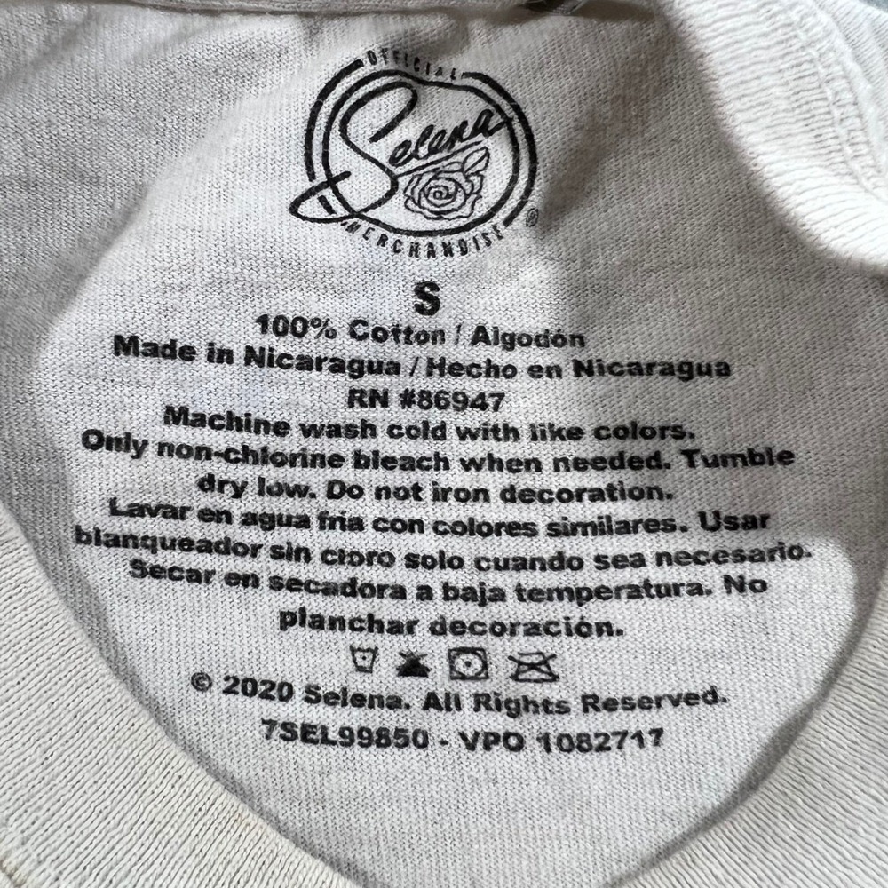 Selena Amor Prohibido Graphic Crop Top Womens Size Small‎ Cream Good Raw Hem Tee - Picture 2 of 14